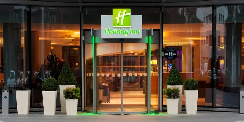 2-Holiday-Inn-Porte-de-Clinchy-hotel