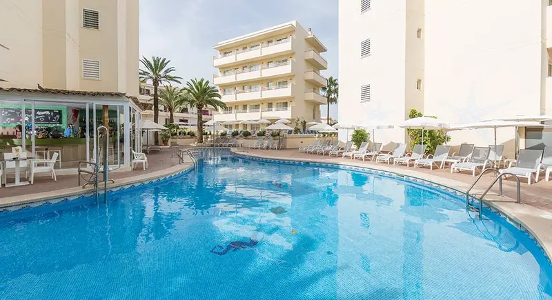 3-Aparthotel-Suites-Cap-de-Mar
