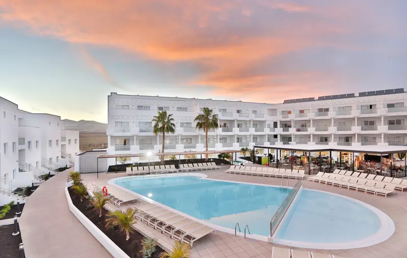 4-Hotel-Aequora-Lanzarote-Suites-Hotel