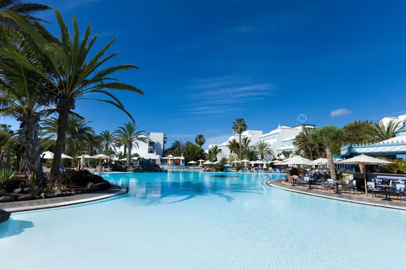 4-Hotel-Seaside-Los-Jameos-Playa-Hotel