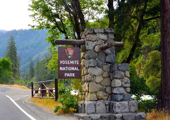 Yosemite-National-Park-Entrance